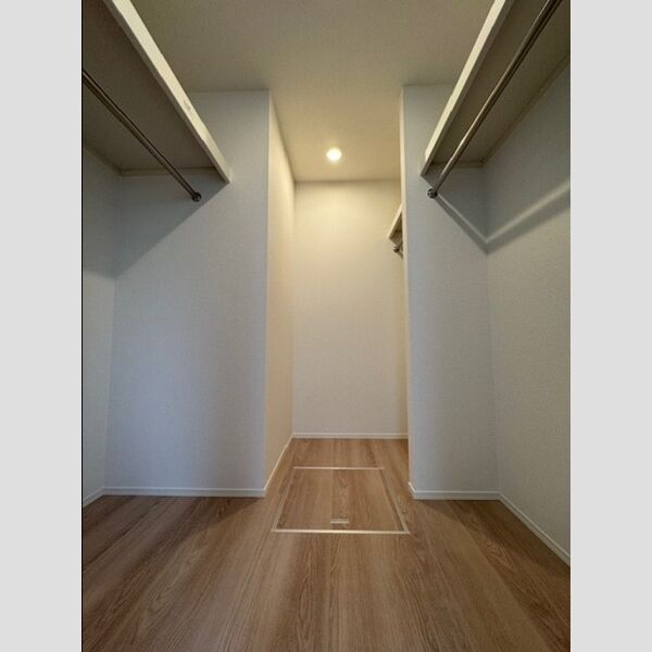 収納 (ウオークインクローゼット)