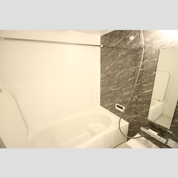 バス (浴室乾燥機付きバスルーム)