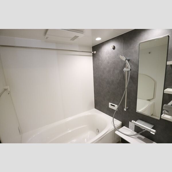 バス (浴室乾燥機付きバスルーム)