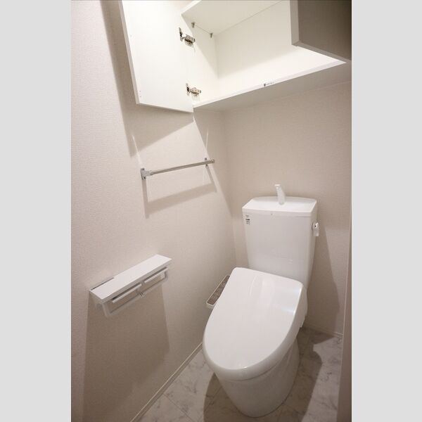 トイレ (温水洗浄便座)