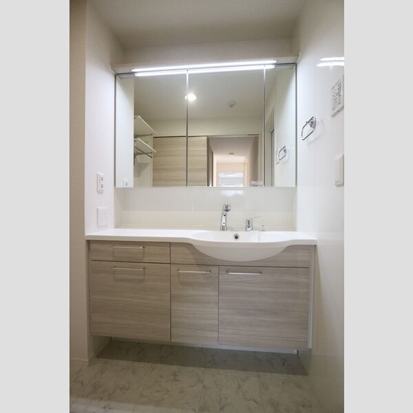 洗面所 (洗髪洗面化粧台)