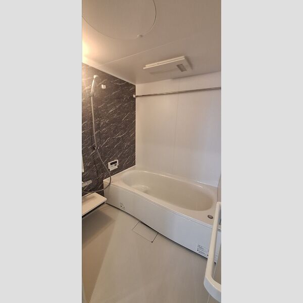 バス (浴室乾燥機付きバスルーム)