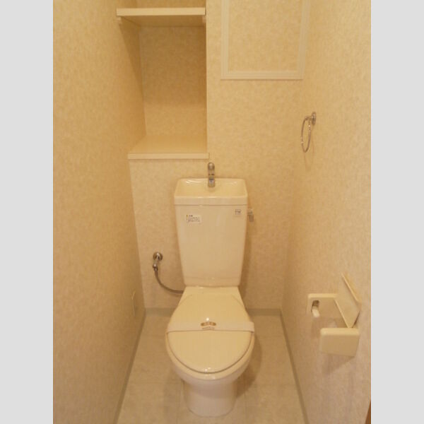 トイレ (トイレ)