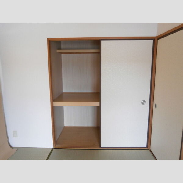 収納 (押入れ)