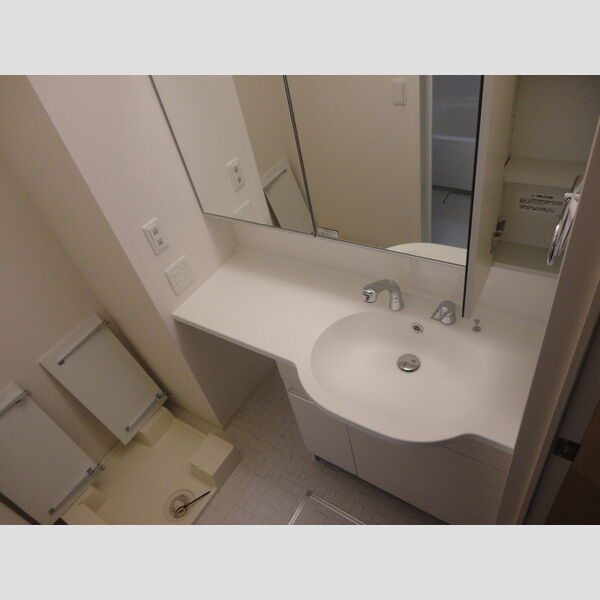 洗面所 (広々とした洗髪洗面化粧台♪)