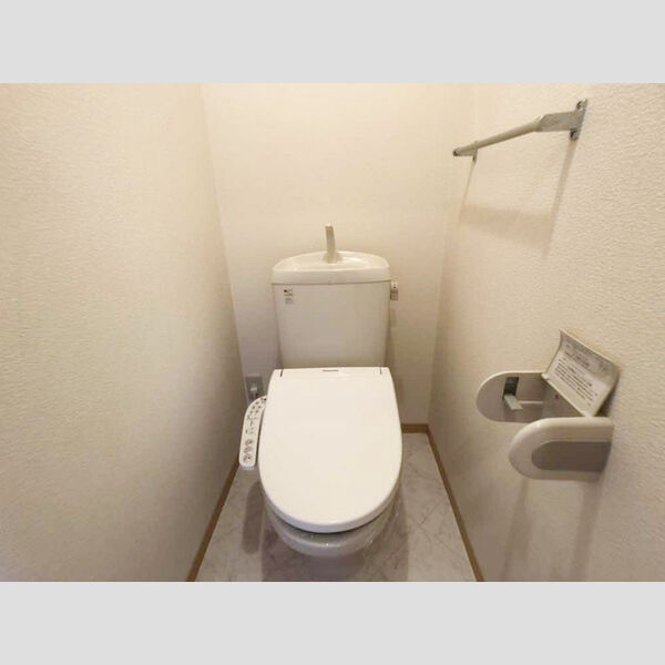 トイレ (温水洗浄委便座)