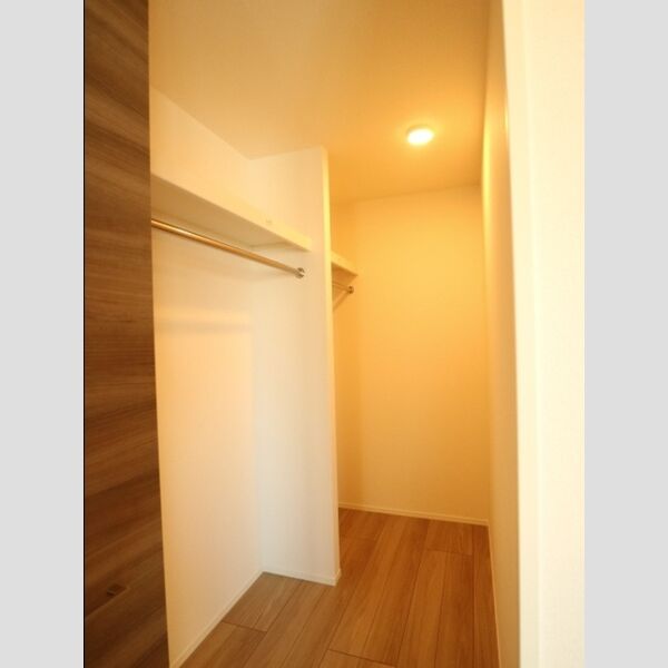 収納 (ウオークインクローゼット)