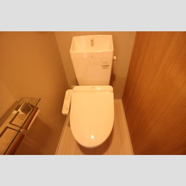 トイレ (温水洗浄暖房便座)