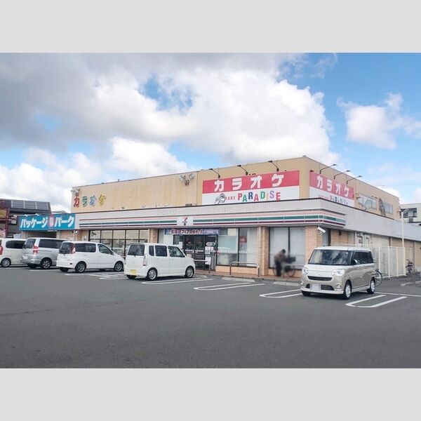 現地周辺 (セブンイレブン)