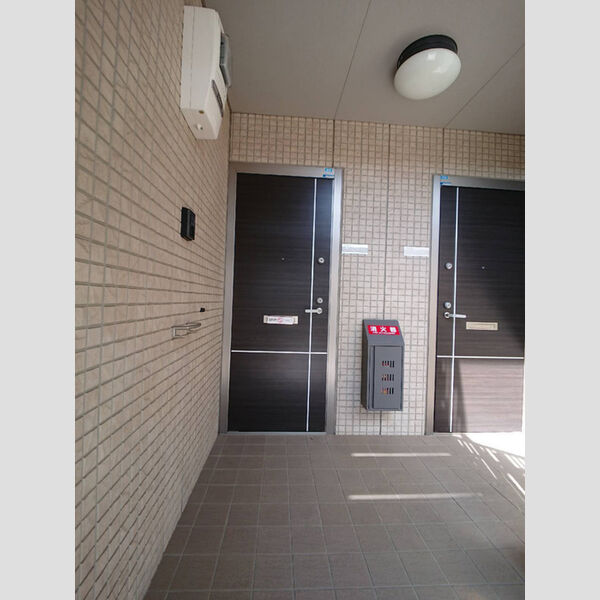 エントランス (エントランス)