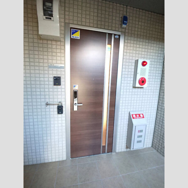 エントランス (エントランス)