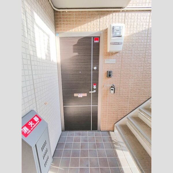 エントランス (エントランス)