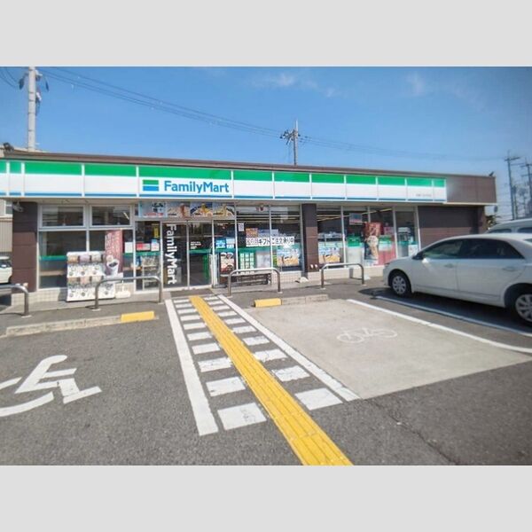 現地周辺 (ファミリーマート)