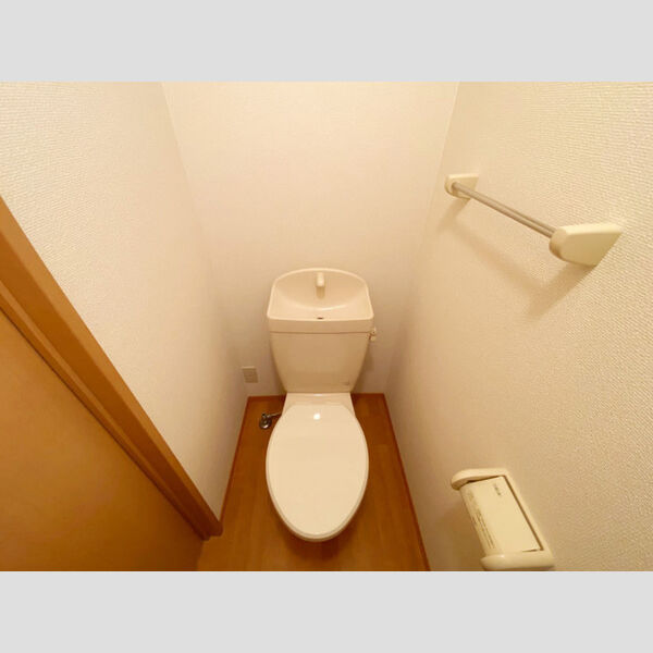 トイレ (トイレ)