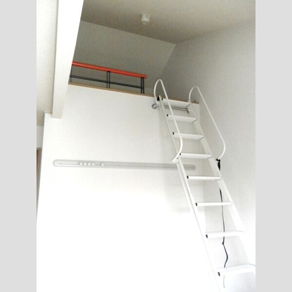 その他 (小屋裏収納)