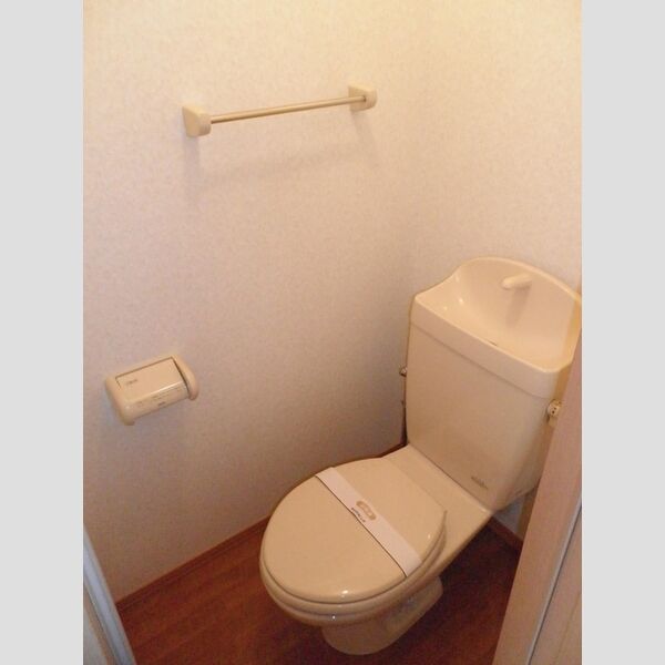 トイレ (トイレ)