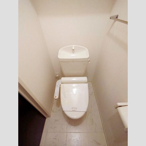 トイレ (温水洗浄便座)