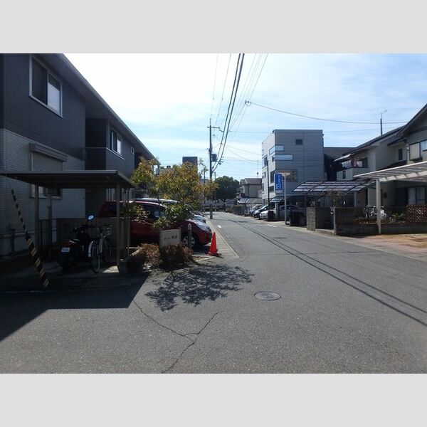 現地周辺 (前面道路)