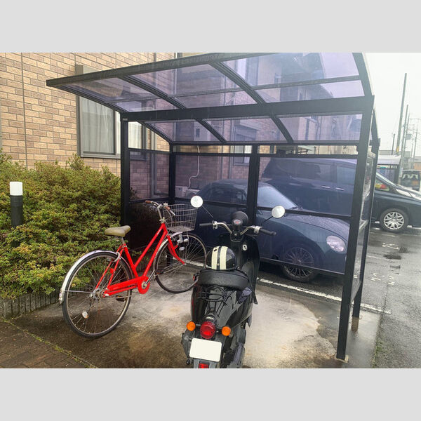 現地周辺 (駐輪場)