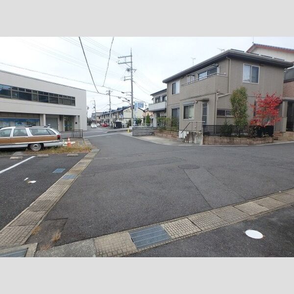 現地周辺 (前面道路)