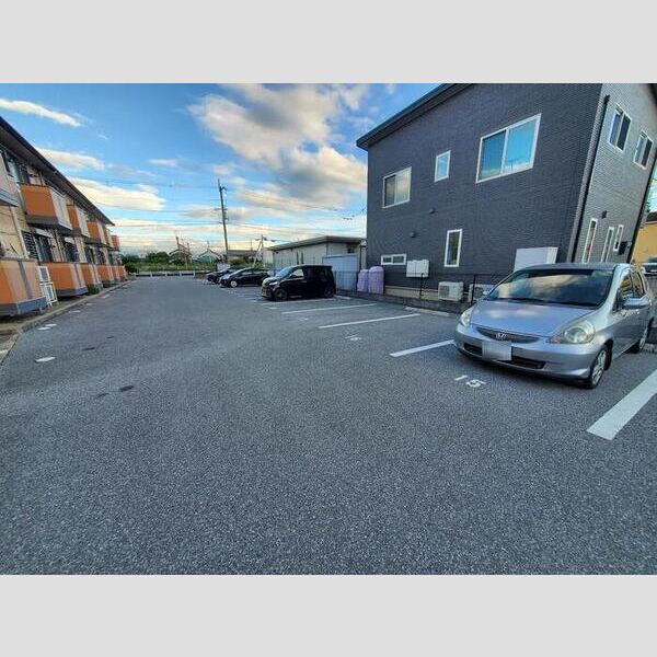 駐車場 (駐車場)
