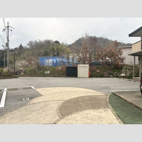 駐車場 (駐車場)