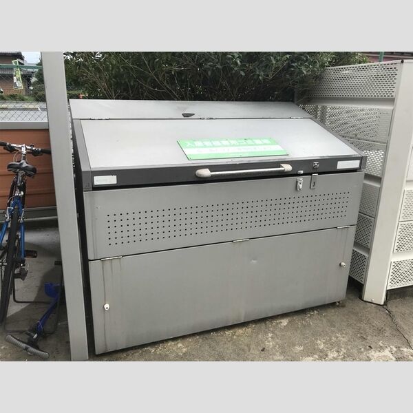 現地周辺 (ごみ置き場)