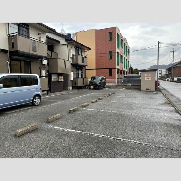 駐車場 (駐車場)