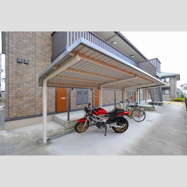 現地周辺 (駐輪場)