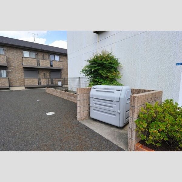 現地周辺 (ゴミBOX)