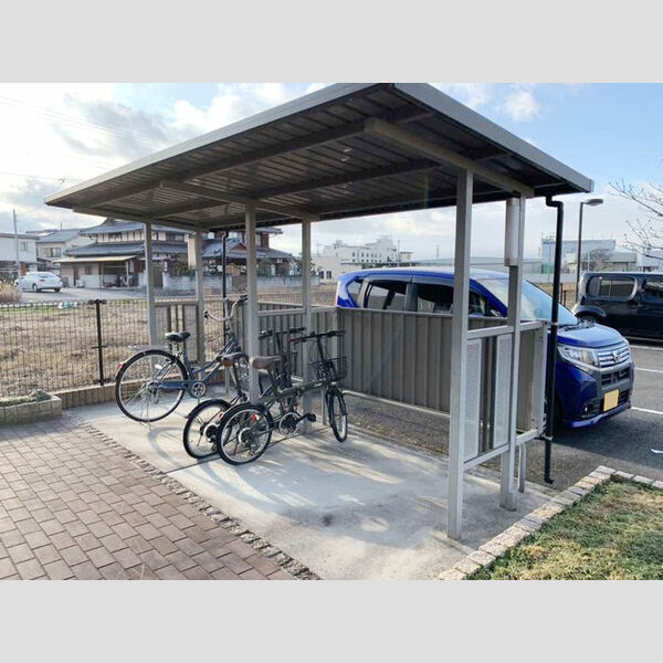 現地周辺 (駐輪場)