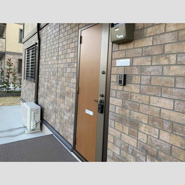 エントランス (エントランス)