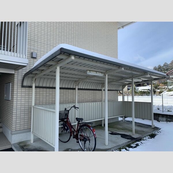 現地周辺 (駐輪場)