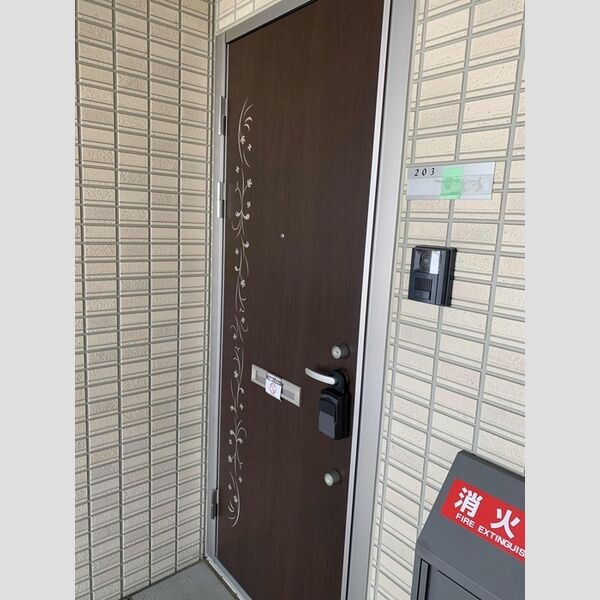 エントランス (エントランス)