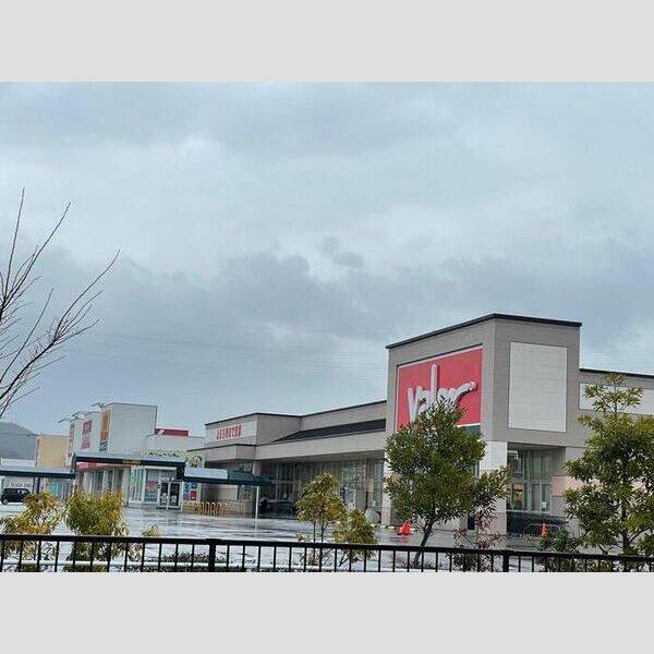 現地周辺 (Valor)