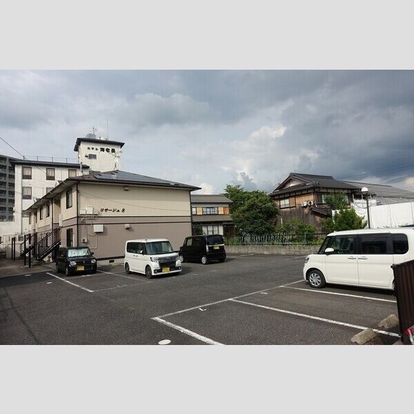 駐車場 (駐車場)