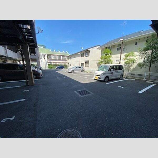 駐車場 (駐車場)