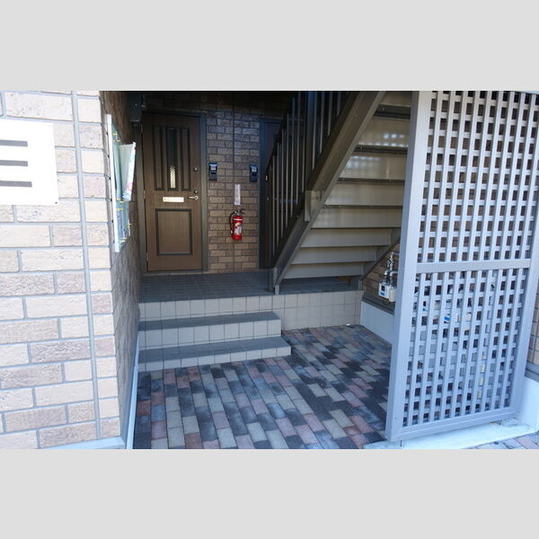 現地周辺 (エントランス)