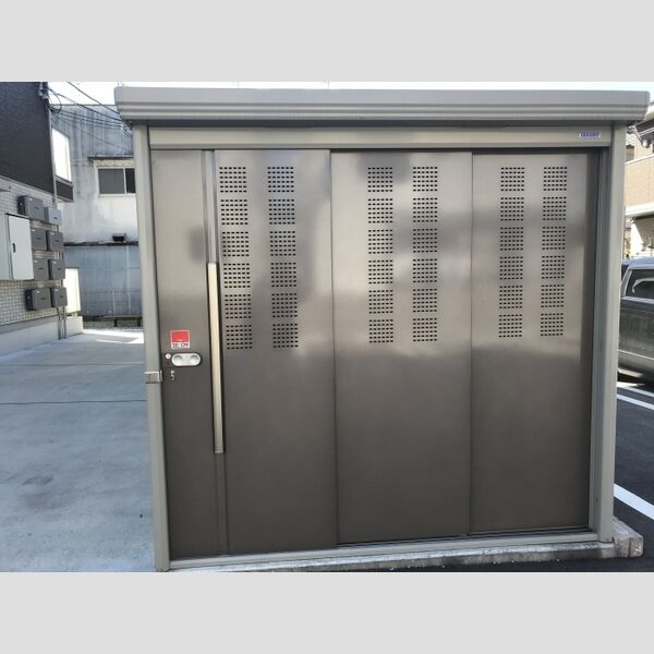 現地周辺 (ごみ置き場)