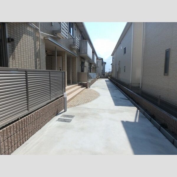 エントランス (建物入り口)