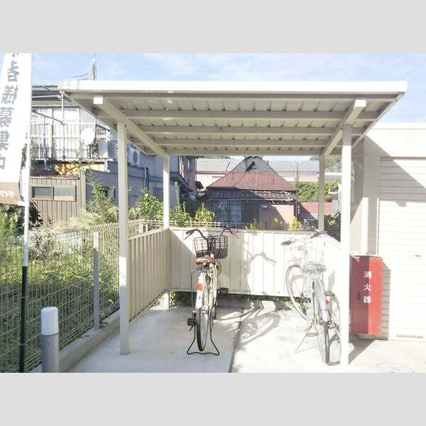 現地周辺 (駐輪場)