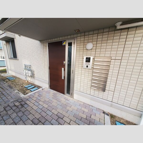 エントランス (エントランス)