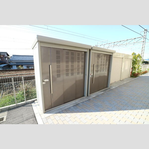 現地周辺 (ゴミ置場)