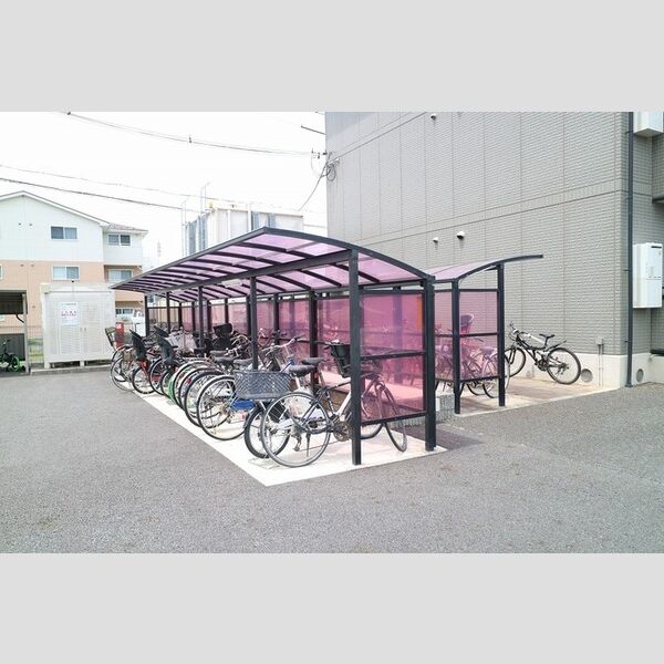 現地周辺 (駐輪場)