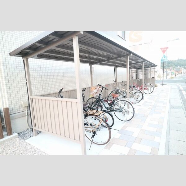 現地周辺 (アパート専用駐輪場)