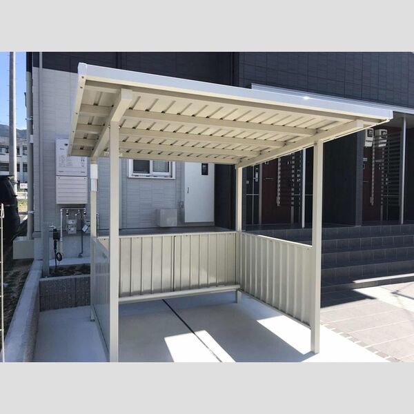現地周辺 (駐輪場)