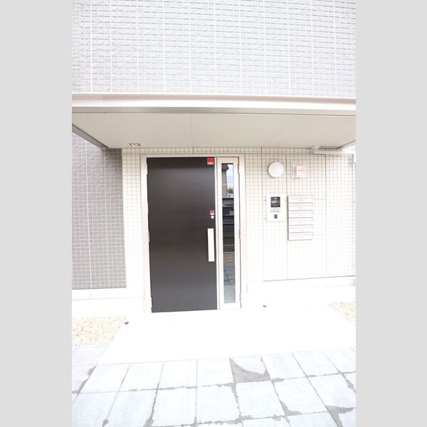 エントランス (エントランス)