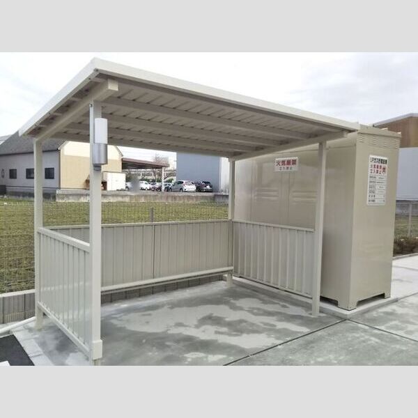 現地周辺 (駐輪場)