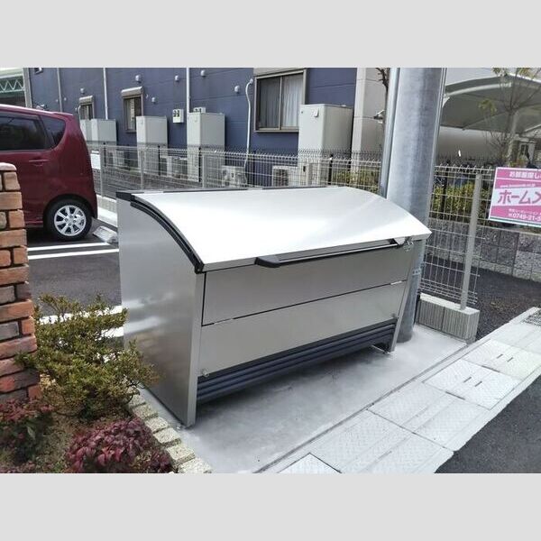 現地周辺 (ごみ置き場)