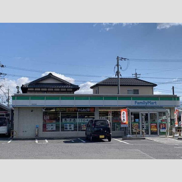 現地周辺 (ファミリーマート)